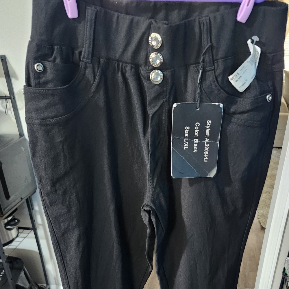 Black Garment with Hang Tag — Color: Black, Size L/XL